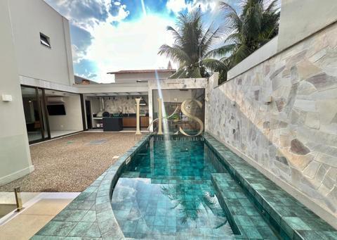 Luxuosa Casa com 4 Suítes em Mata da Praia - Vitória ES