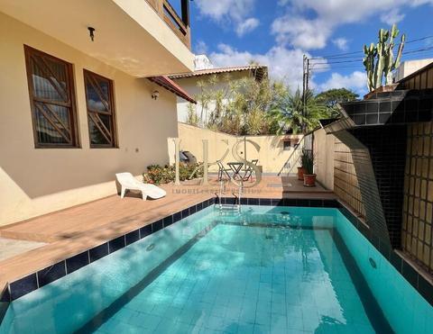 Casa com Piscina e Churrasqueira - 4 Quartos em Mata da Praia -  Vitória ES