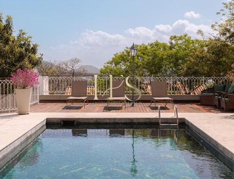 Casa de Luxo com 8 Quartos á venda na Ilha do Boi - Vitória ES